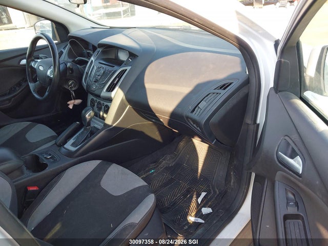 1FADP3K2XEL328700 Ford FOCUS SE
