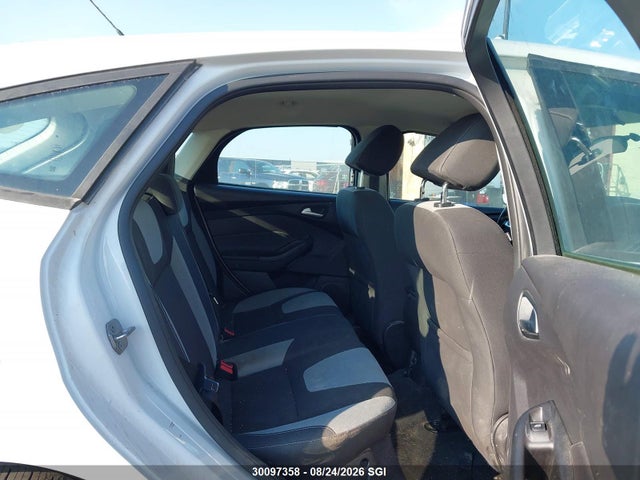 1FADP3K2XEL328700 Ford FOCUS SE