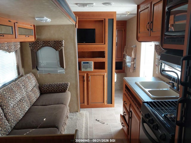 30096945 :رقم المزاد ، 5ZT2CASB3A1007104 vin ، 2010 Coachmen Coachmen 237rl مزاد بيع