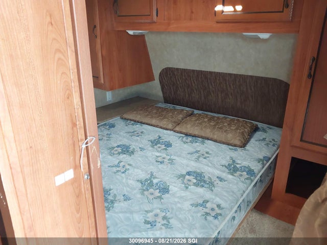 30096945 :رقم المزاد ، 5ZT2CASB3A1007104 vin ، 2010 Coachmen Coachmen 237rl مزاد بيع