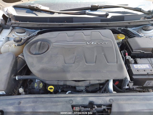 Chrysler 200 Limited 2015 1C3CCCAG6FN740797 Image 10