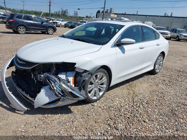 Chrysler 200 Limited 2015 1C3CCCAG6FN740797 Image 2