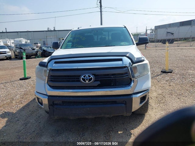 30097325 :رقم المزاد ، 5TFUY5F17FX422578 vin ، 2015 Toyota Tundra Double Cab Sr/double Cab Sr5 مزاد بيع