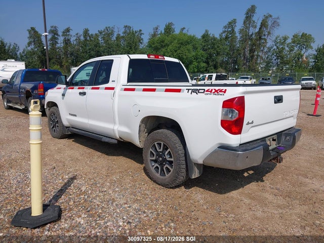 30097325 :رقم المزاد ، 5TFUY5F17FX422578 vin ، 2015 Toyota Tundra Double Cab Sr/double Cab Sr5 مزاد بيع