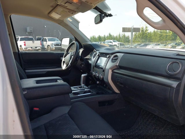 30097325 :رقم المزاد ، 5TFUY5F17FX422578 vin ، 2015 Toyota Tundra Double Cab Sr/double Cab Sr5 مزاد بيع