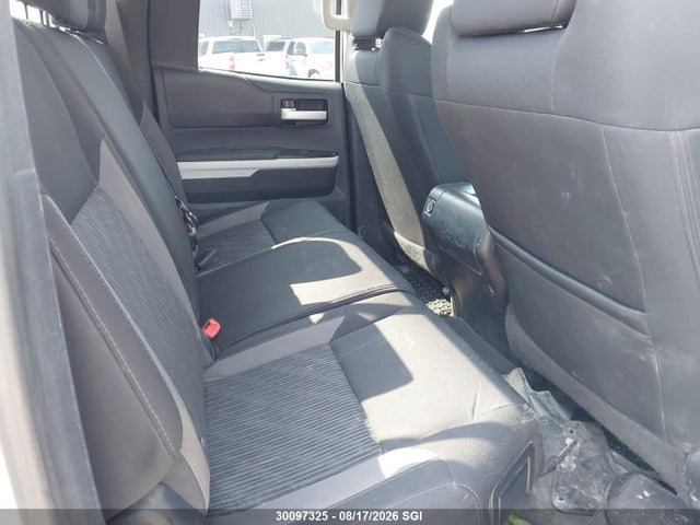 30097325 :رقم المزاد ، 5TFUY5F17FX422578 vin ، 2015 Toyota Tundra Double Cab Sr/double Cab Sr5 مزاد بيع