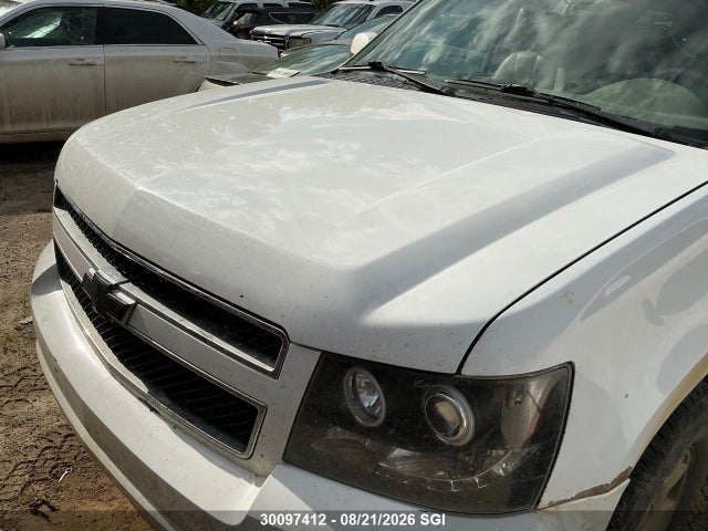 2010 Chevrolet Suburban K1500 Lt მანქანა იყიდება აუქციონზე, vin: 1GNUKJE34AR121588, აუქციონის ნომერი: 30097412
