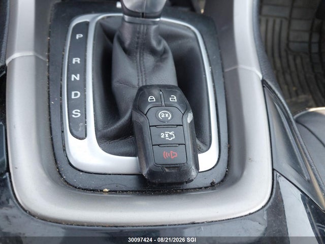 3FA6P0T99GR161074 Ford FUSION SE