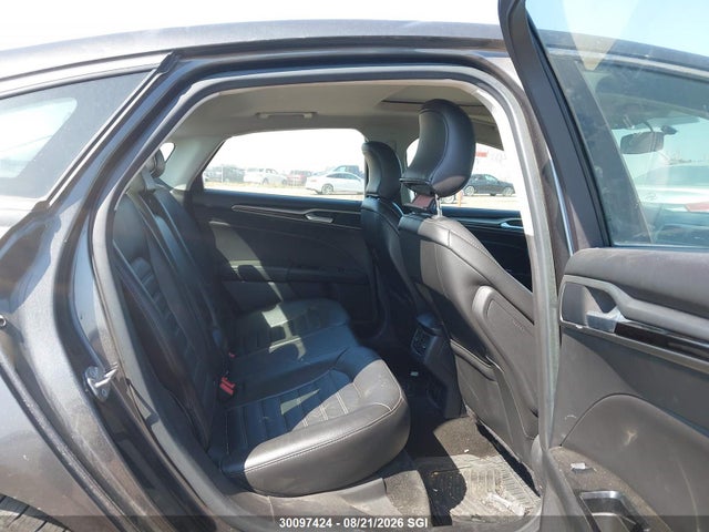 3FA6P0T99GR161074 Ford FUSION SE