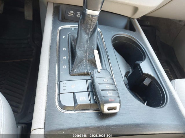 KIA SEDONA LX 2017 KNDMB5C14H6249939 Image 11