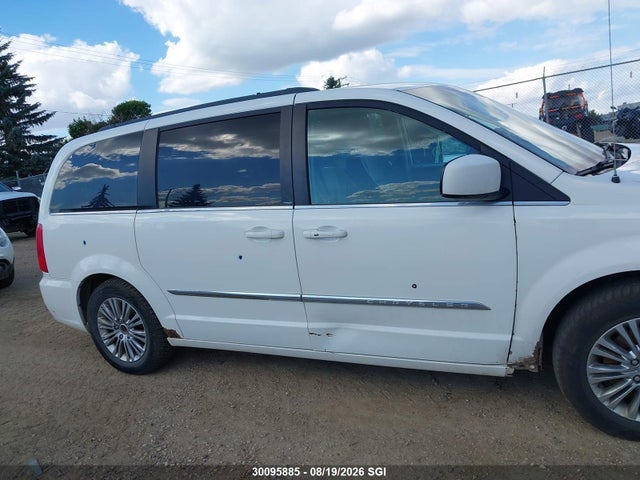 30095885 :رقم المزاد ، 2C4RC1CG2DR671016 vin ، 2013 Chrysler Town & Country Touring L مزاد بيع