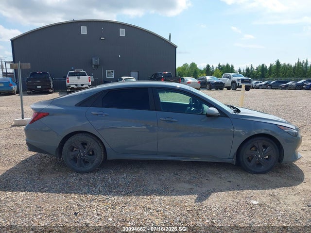 KMHLM4AG5NU242380 Hyundai ELANTRA SEL