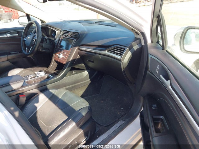 3FA6P0RU3KR227087 Ford Fusion Titanium