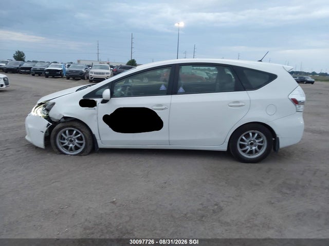 Toyota PRIUS V 2014 JTDZN3EU3EJ002834 Image 13
