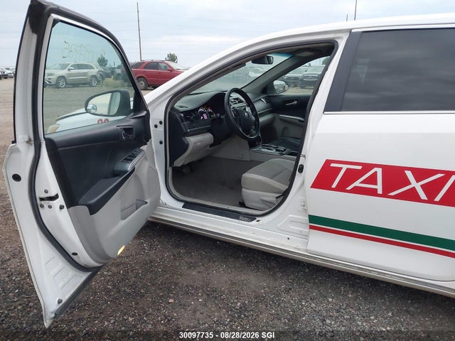 30097735 :رقم المزاد ، 4T1BD1FK3CU013863 vin ، 2012 Toyota Camry Hybrid/le/xle مزاد بيع