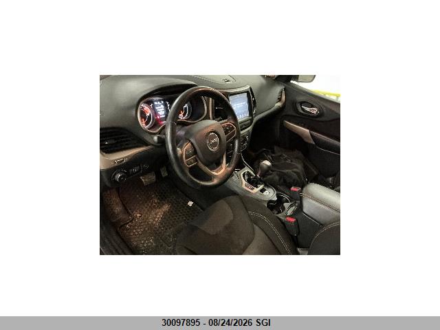 Продажа на аукционе авто 2017 Jeep Cherokee Latitude, vin: 1C4PJMCS1HW602186, номер лота: 30097895