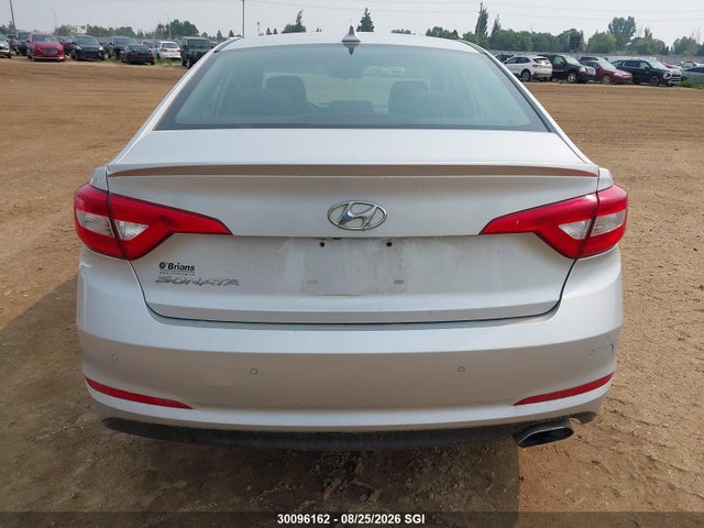 Hyundai SONATA SE 2016 5NPE24AF3GH291102 Image 15
