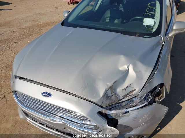 3FA6P0T9XFR107300 Ford FUSION SE