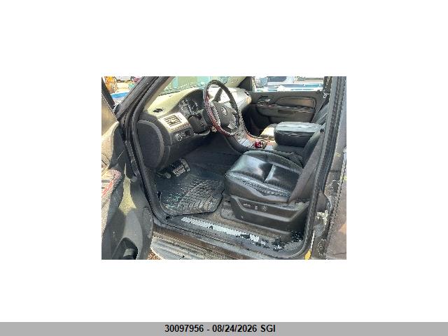 Продажа на аукционе авто 2010 Cadillac Escalade Luxury, vin: 1GYUKBEF6AR115844, номер лота: 30097956