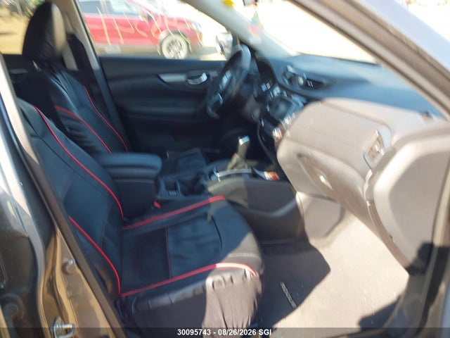 5N1AT2MV2JC705858 Nissan Rogue Sv/sl