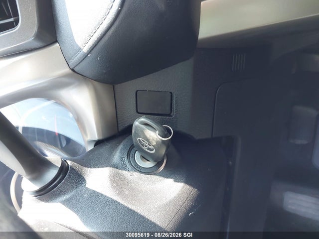 2T3BFREV5FW317597 Toyota RAV4 LE