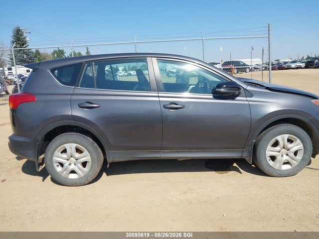 2T3BFREV5FW317597 Toyota RAV4 LE