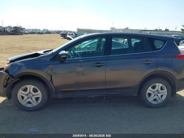 2T3BFREV5FW317597 Toyota RAV4 LE