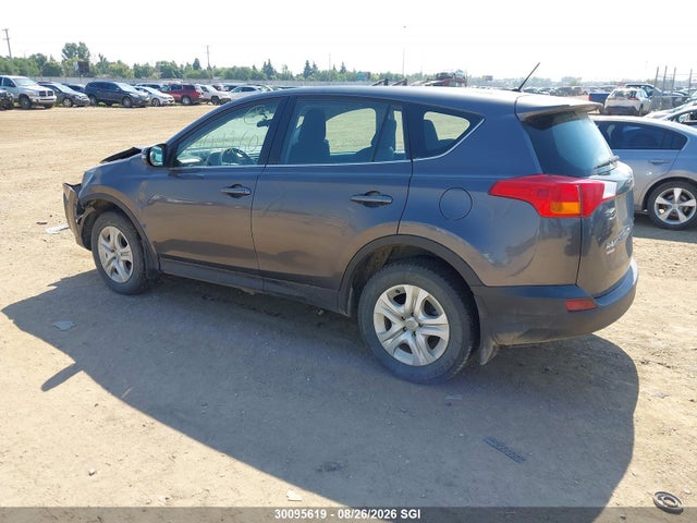 2T3BFREV5FW317597 Toyota RAV4 LE
