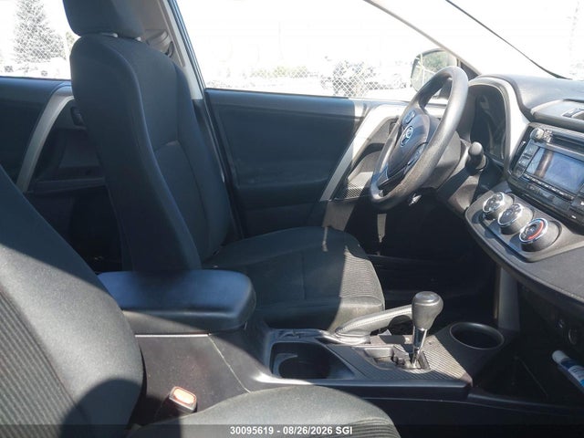 2T3BFREV5FW317597 Toyota RAV4 LE