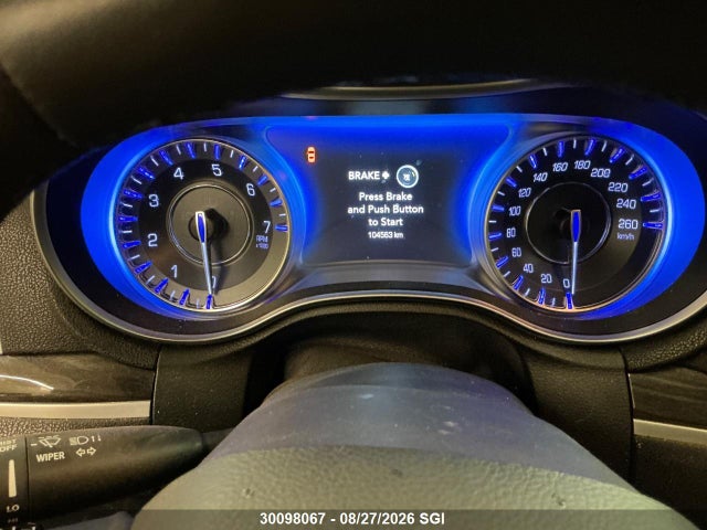30098067 :رقم المزاد ، 2C3CCARG3GH261563 vin ، 2016 Chrysler 300 Limited مزاد بيع