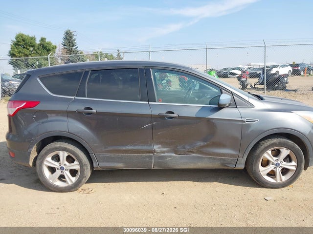 1FMCU9GX2FUC15188 Ford ESCAPE SE