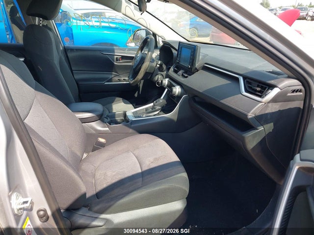 2T3Z1RFV7KW005903 Toyota RAV4 LE