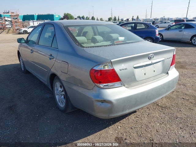 2005 Toyota Camry Le/xle/se მანქანა იყიდება აუქციონზე, vin: 4T1BE32K35U602266, აუქციონის ნომერი: 30098093