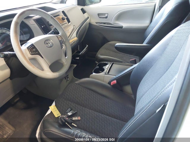 Aukcja sprzedaży 2011 Toyota Sienna Sport, vin: 5TDXK3DC6BS161466, numer aukcji: 30098109
