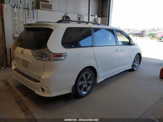 Aukcja sprzedaży 2011 Toyota Sienna Sport, vin: 5TDXK3DC6BS161466, numer aukcji: 30098109