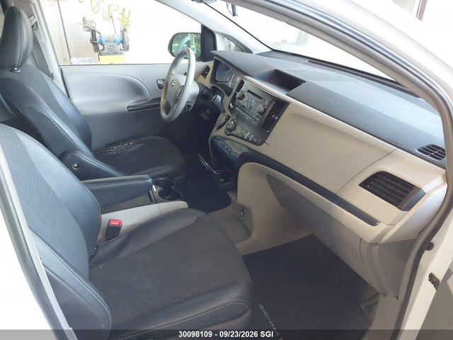 Aukcja sprzedaży 2011 Toyota Sienna Sport, vin: 5TDXK3DC6BS161466, numer aukcji: 30098109
