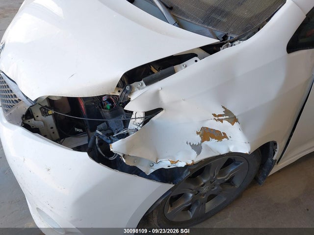 Aukcja sprzedaży 2011 Toyota Sienna Sport, vin: 5TDXK3DC6BS161466, numer aukcji: 30098109