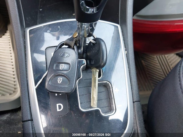 30098168 :رقم المزاد ، KMHCU5AE9DU070373 vin ، 2013 Hyundai Accent Gls/se مزاد بيع