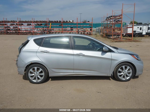 30098168 :رقم المزاد ، KMHCU5AE9DU070373 vin ، 2013 Hyundai Accent Gls/se مزاد بيع