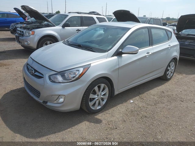 30098168 :رقم المزاد ، KMHCU5AE9DU070373 vin ، 2013 Hyundai Accent Gls/se مزاد بيع
