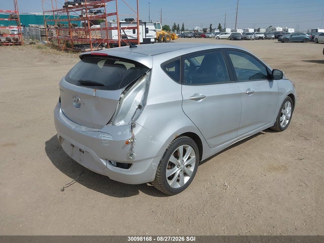 30098168 :رقم المزاد ، KMHCU5AE9DU070373 vin ، 2013 Hyundai Accent Gls/se مزاد بيع
