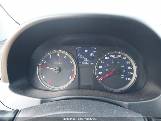 30098168 :رقم المزاد ، KMHCU5AE9DU070373 vin ، 2013 Hyundai Accent Gls/se مزاد بيع