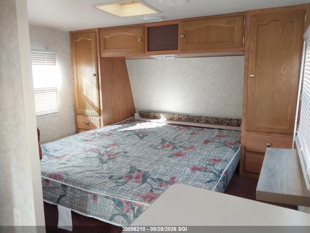 Продажа на аукционе авто 2004 Keystone Springdale, vin: 4YDF2492533105519, номер лота: 30098210