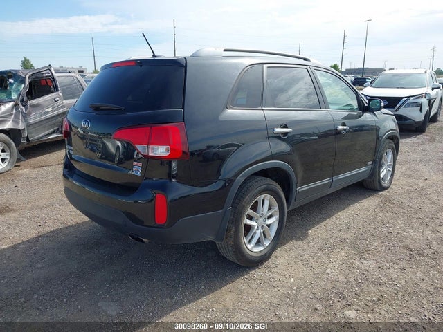 KIA SORENTO LX 2015 5XYKTDA75FG571876 Image 4