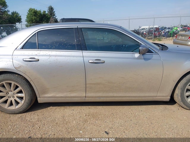 30098230 :رقم المزاد ، 2C3CCAAG8DH694254 vin ، 2013 Chrysler 300 مزاد بيع