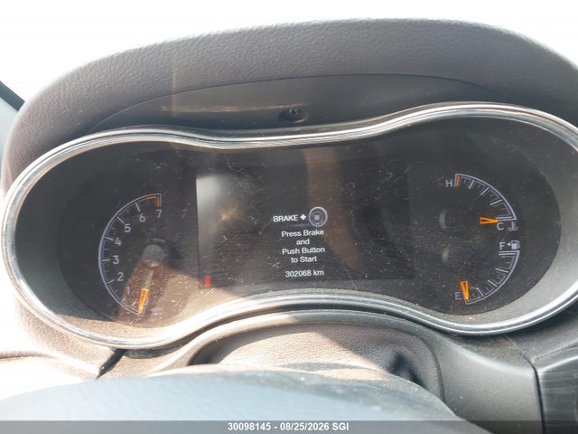 30098145 :رقم المزاد ، 1C4RJFBG4NC137949 vin ، 2022 Jeep Grand Cherokee Limited مزاد بيع