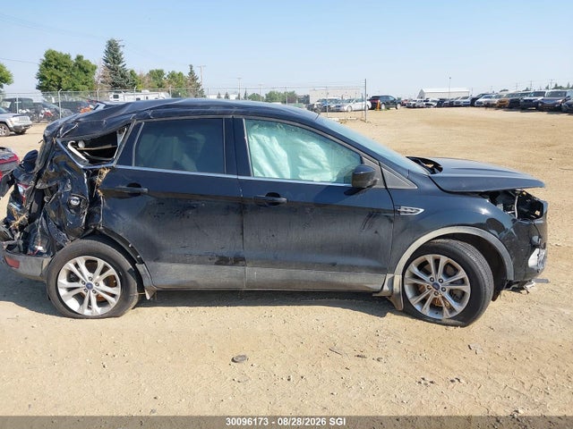 1FMCU9GD2HUD97807 Ford ESCAPE SE