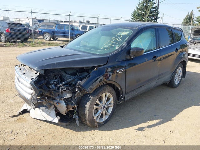 1FMCU9GD2HUD97807 Ford ESCAPE SE