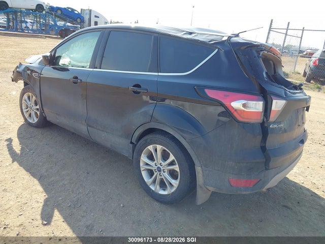 1FMCU9GD2HUD97807 Ford ESCAPE SE