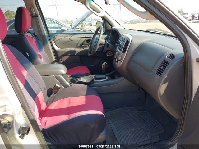 2005 Ford Escape Xls მანქანა იყიდება აუქციონზე, vin: 1FMYU92Z55KC26324, აუქციონის ნომერი: 30097921